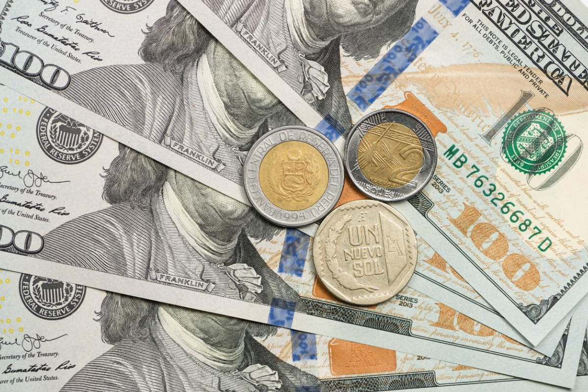 <p>Tipo de cambio: BCR compró US$436 millones para sostener el dólar en S/3.36</p>