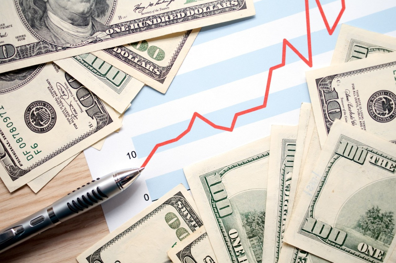 El dólar pierde peso respecto al sol y obliga a mover fichas en los portafolios