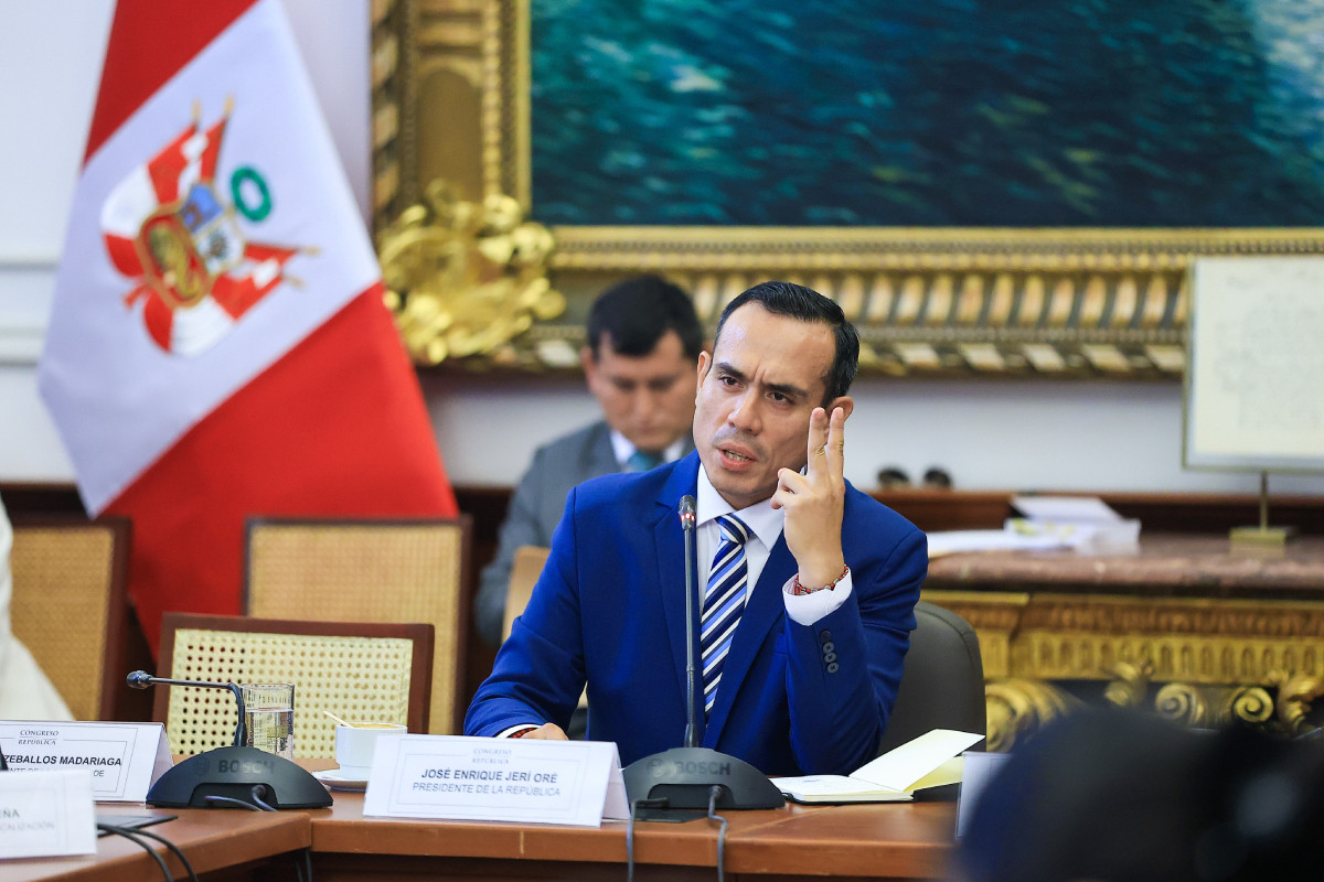 José Jerí: presidente vuelve a negar actos ilegales y denuncia intento de desestabilización ante el Congreso