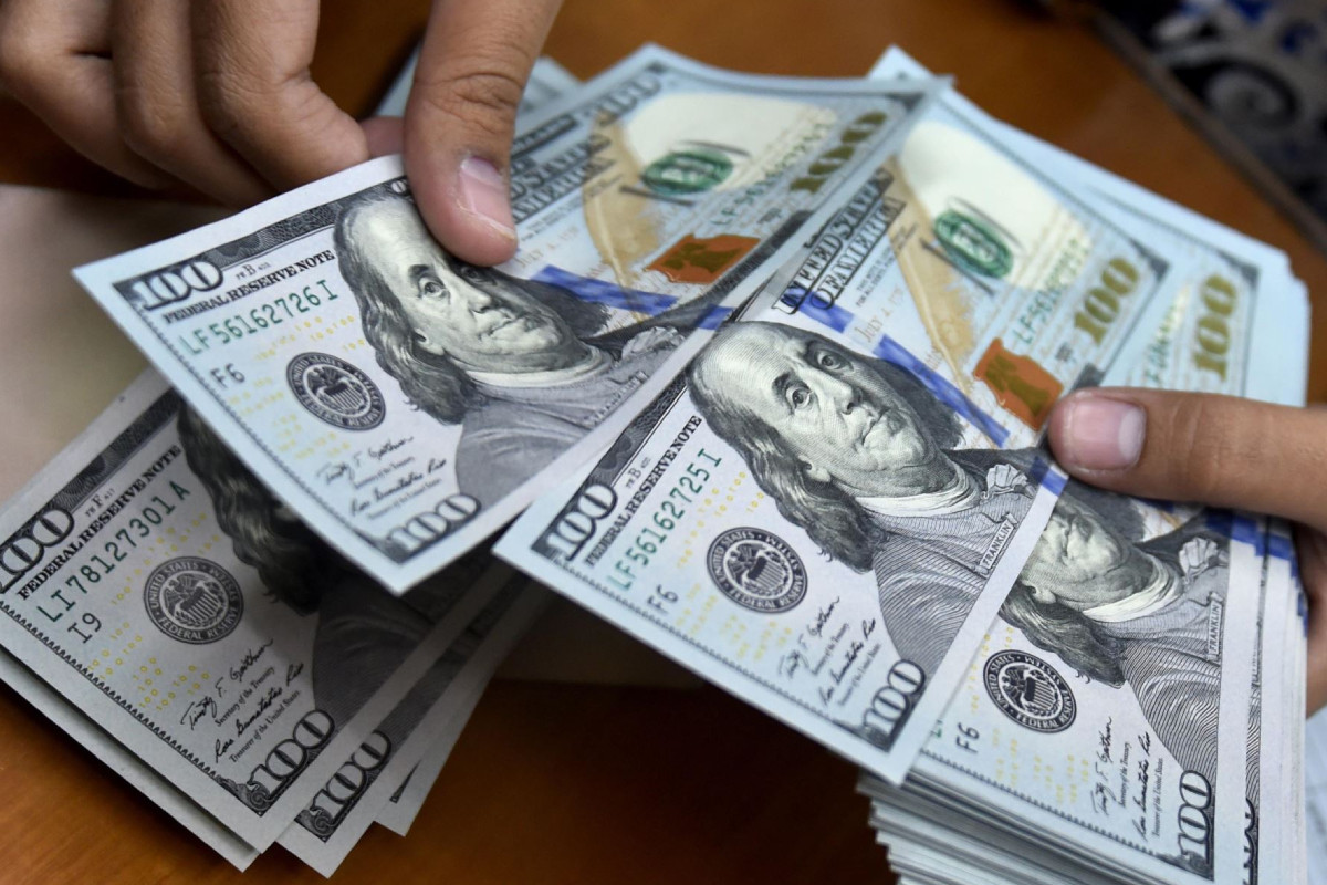 <p>Tipo de cambio: dólar retrocedió 0.18% en la semana, pese a compras del BCR por US$1,321 millones</p>