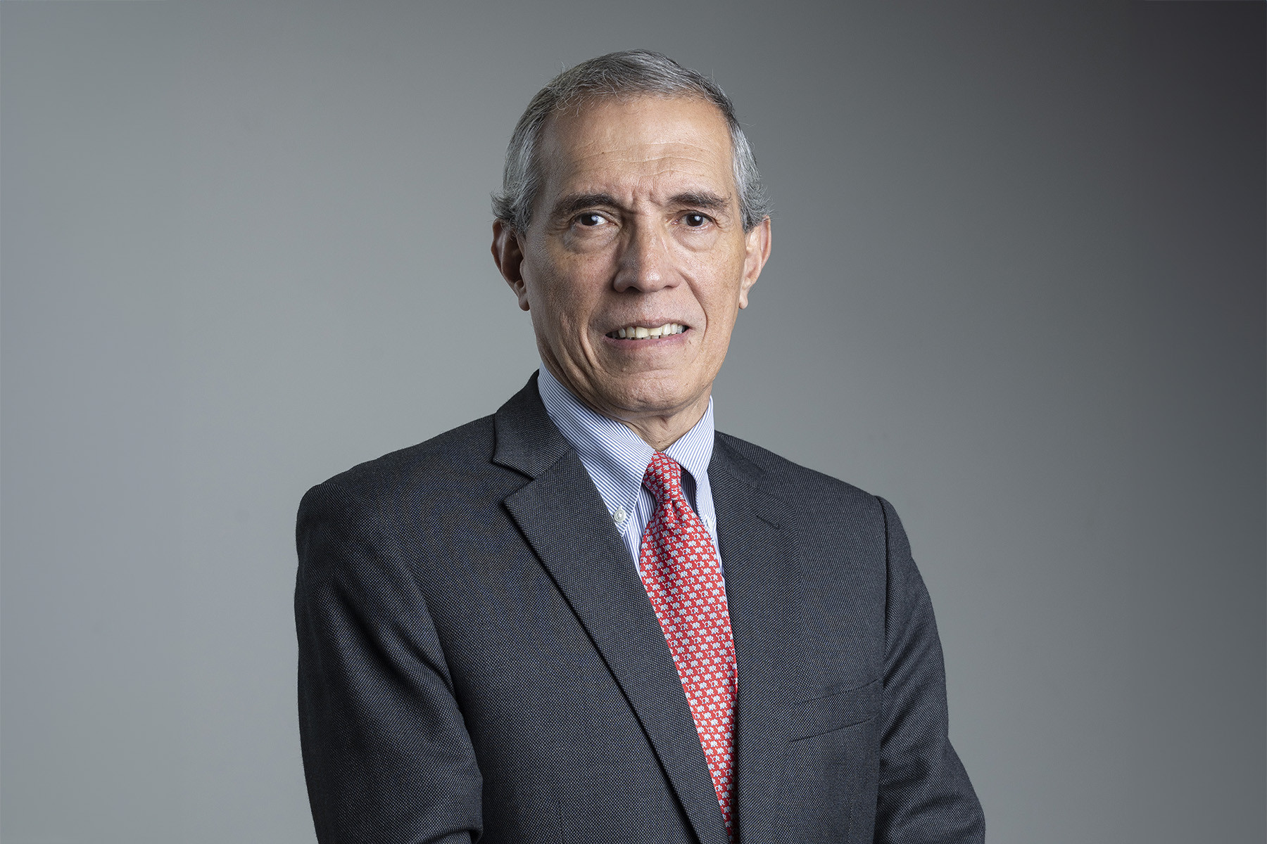 pedro-grados-estamos-obligados-a-estar-permanentemente-conectados-con-las-empresas