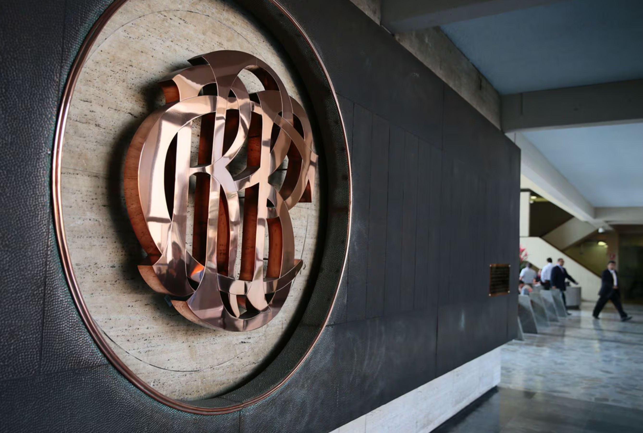 RIN rozan US$100 mil millones y mantienen espacio para crecer