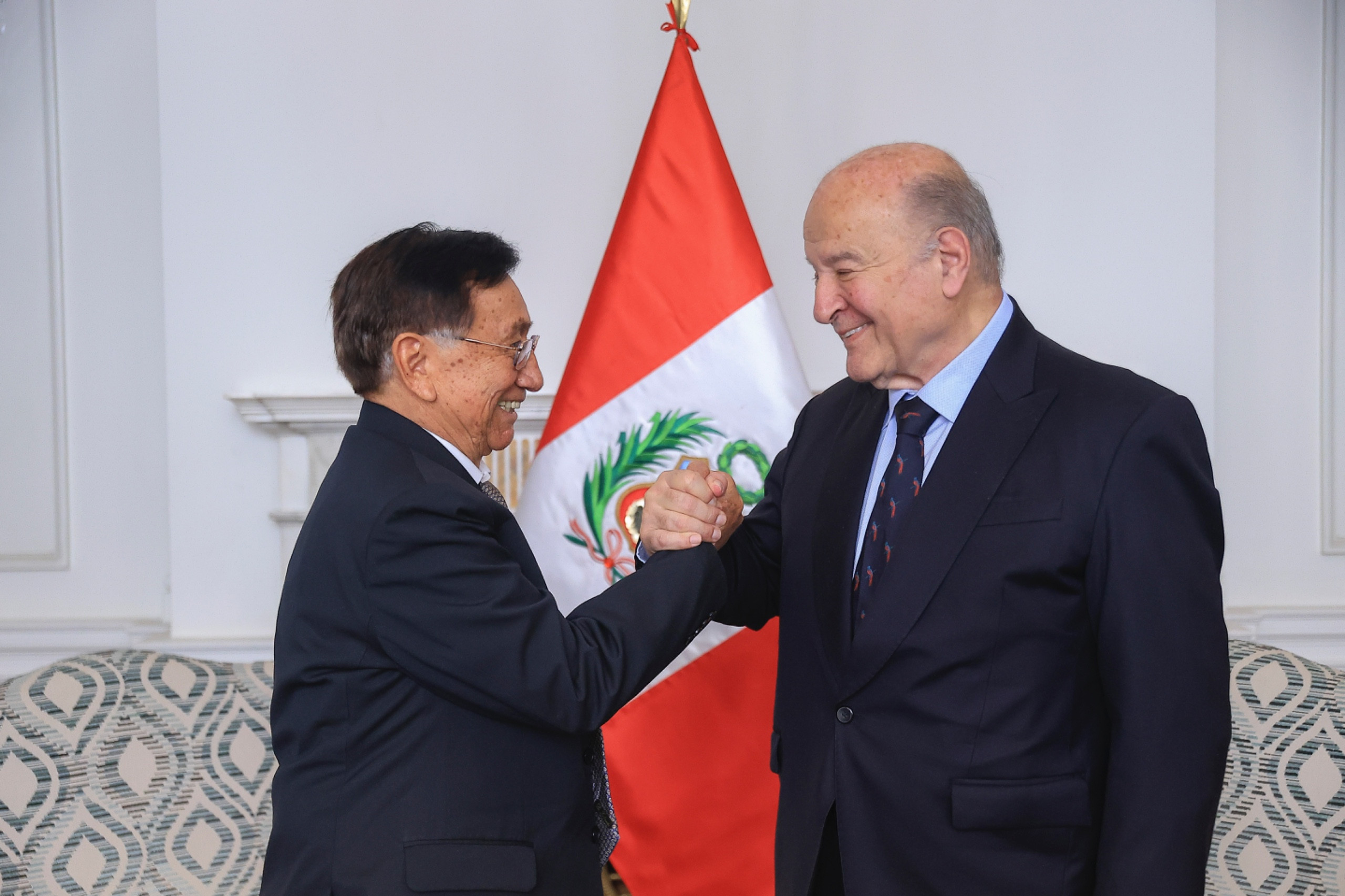 Hernando de Soto asumirá la PCM en el gobierno de transición de José María Balcázar