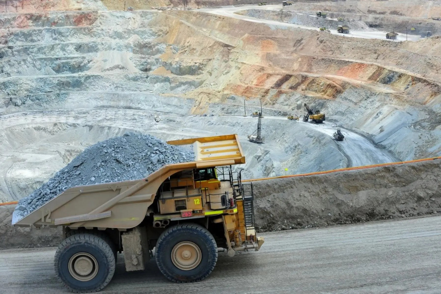 <p>[Editorial] ¿Cuántos trenes más han de pasar?</p>