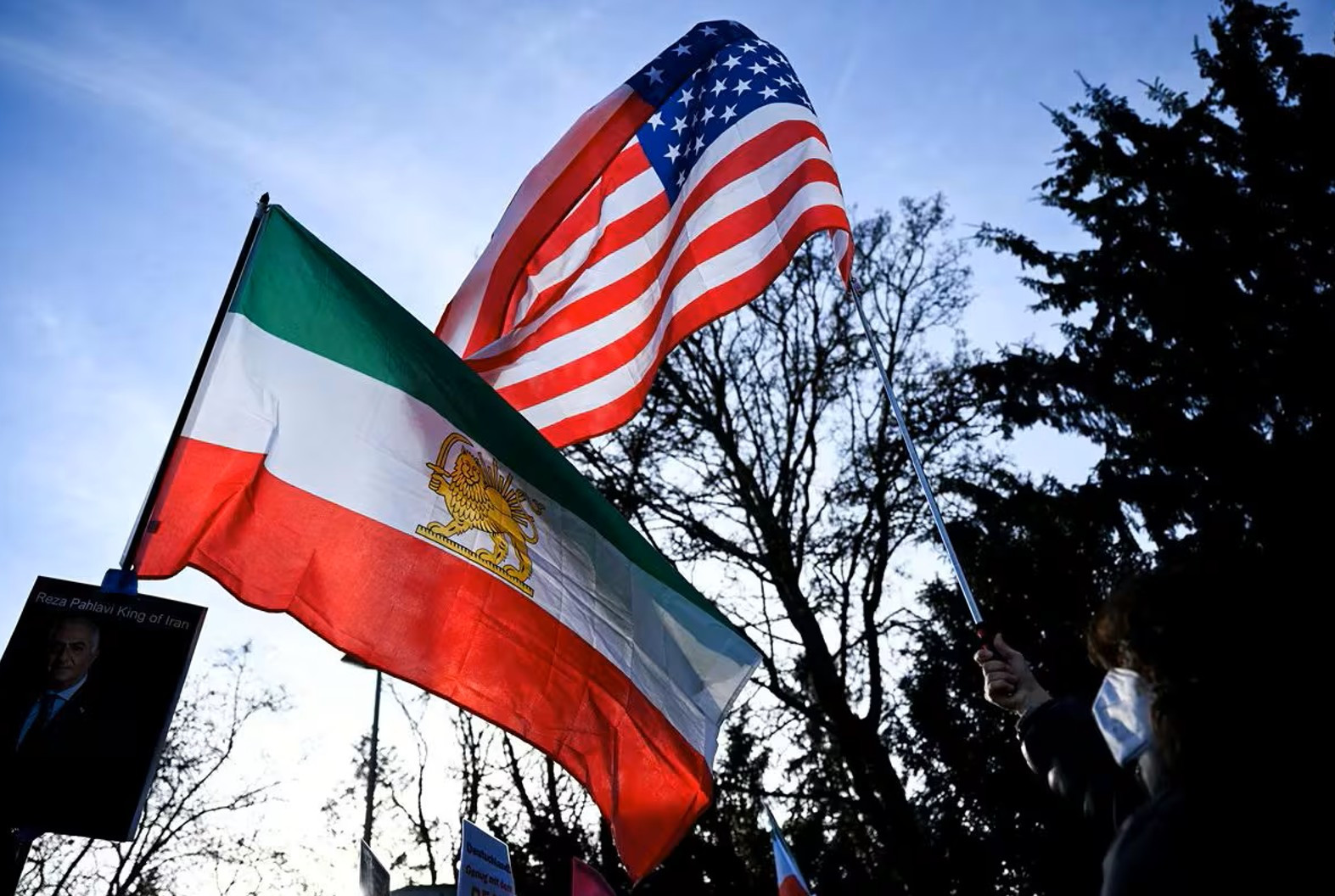 <p>Opinión FT: Cínicas oportunidades de la ‘Operación Furia Épica’</p>