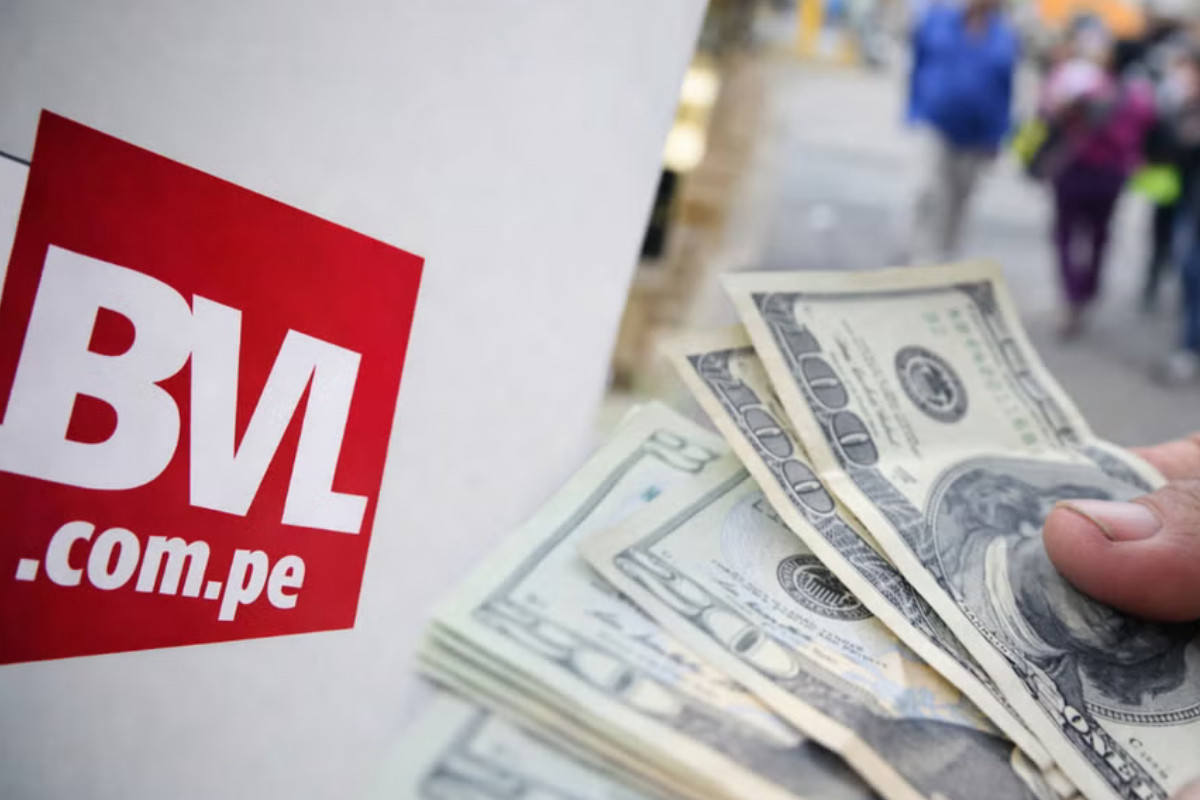 <p>El dólar retrocedió a S/3.38 y la BVL rebotó casi 3% por tregua en Medio Oriente</p>