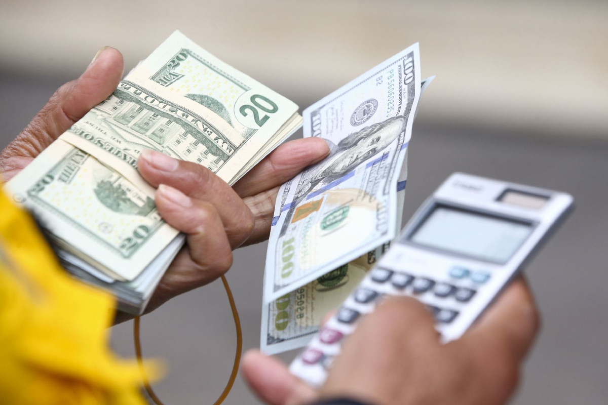 <p class="ql-align-justify">Tipo de cambio: dólar cerró en S/ 3.437 y anotó un alza semanal de 1.2%</p>