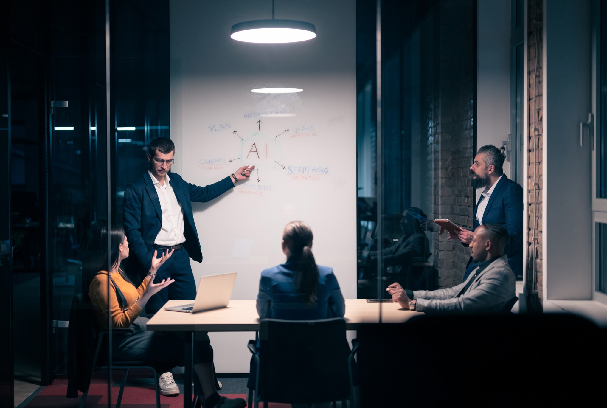 Inteligencia artificial: el lugar que empiezan a ganar las áreas autónomas de IA dentro de las estructuras corporativas