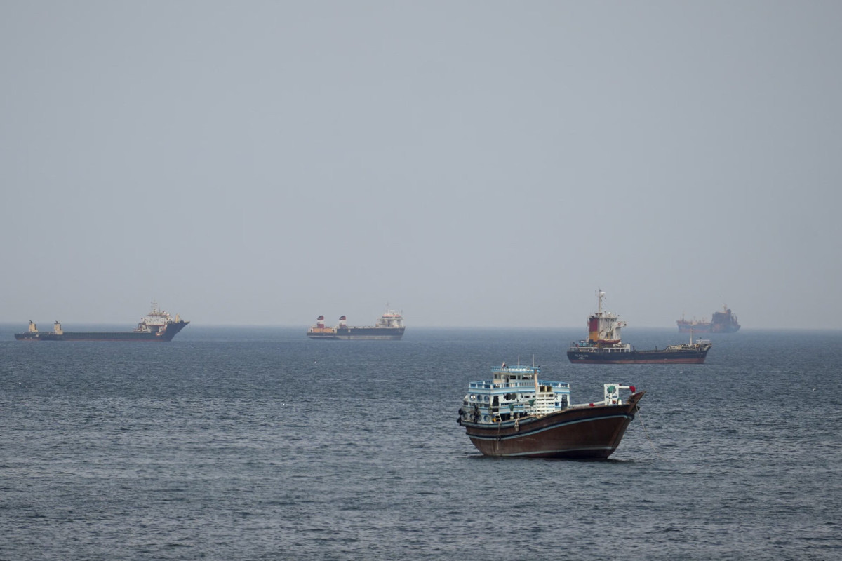 <p>Estrecho de Ormuz: nuevo bloqueo frena el paso de petróleo y empuja los precios sobre los US$100</p>