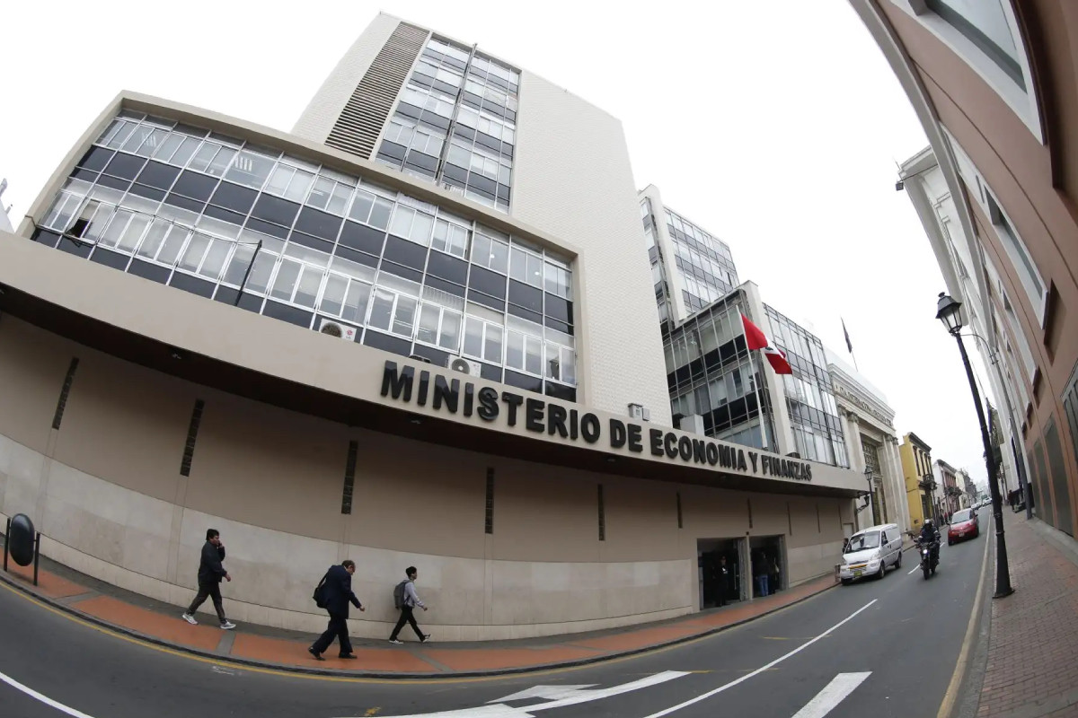 <p>Déficit fiscal cae a 1.9% del PBI a abril y se acerca a la meta fijada para 2026</p>