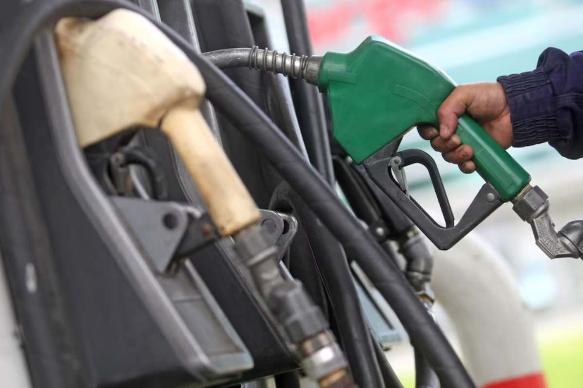 Gobierno declarará en emergencia el mercado de combustibles tras alza de hasta 78% en precios