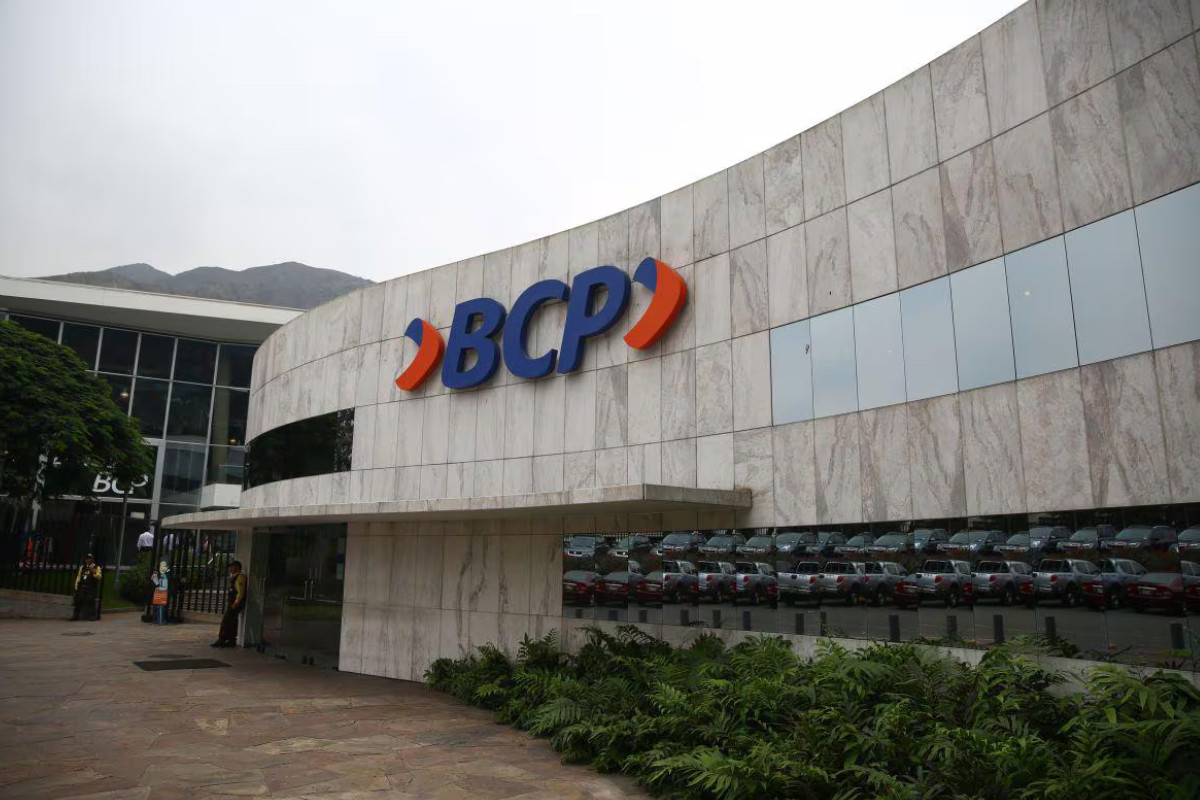 <p>Fitch Ratings mejoró la calificación del BCP por solidez financiera y liderazgo de mercado</p>