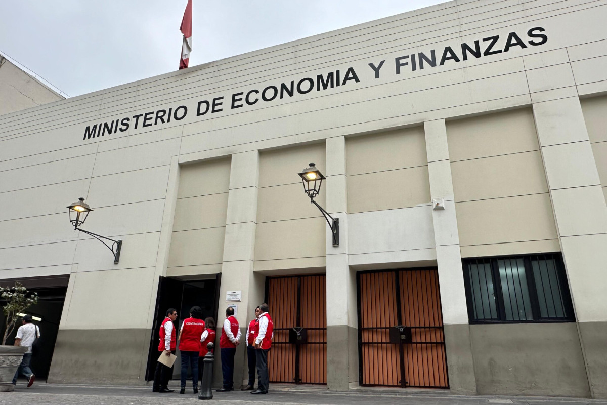 <p>Déficit fiscal cae a 1.6% del PBI a mayo y se ubica por debajo de meta anual fijada por el MEF</p>