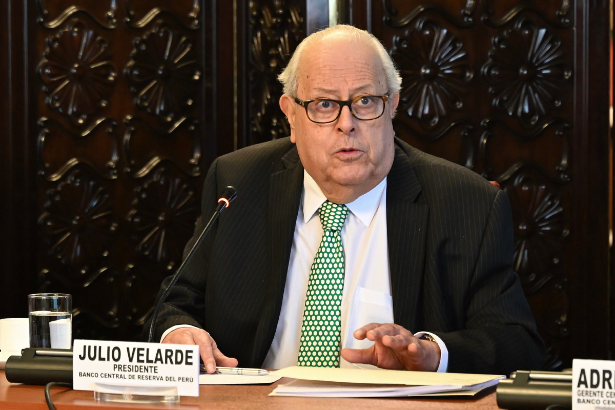 <p>Julio Velarde: Perú desaprovecha la bonanza externa y mantiene “un crecimiento pálido”</p>