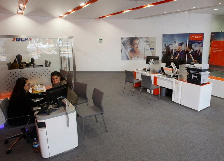<p>Agencias físicas: Mas allá de su reducción, las entidades financieras apuestan por un nuevo enfoque</p>