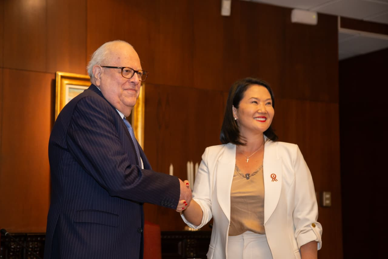 <p>Julio Velarde acepta continuar al frente del BCR ante pedido público de Keiko Fujimori</p>