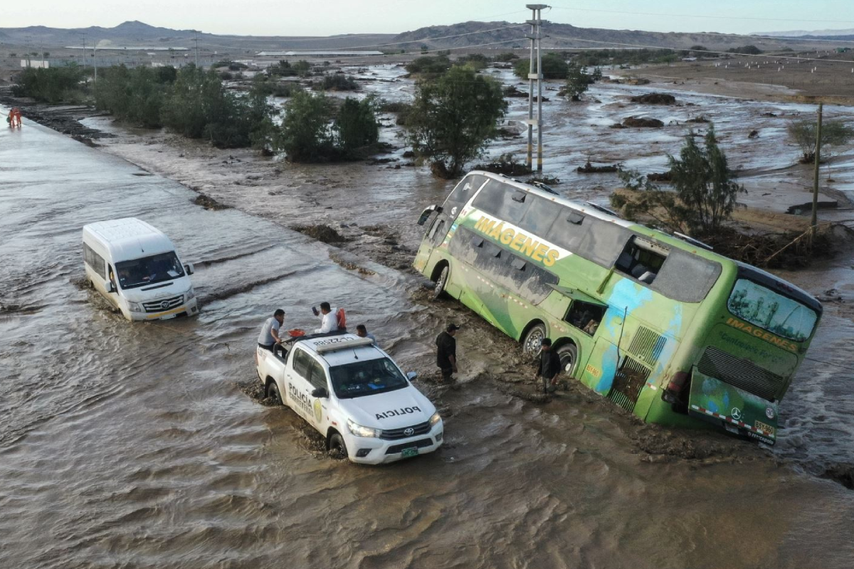 <p>Fenómeno El Niño podría costar hasta un punto porcentual del PBI este año, estimó el IPE</p>