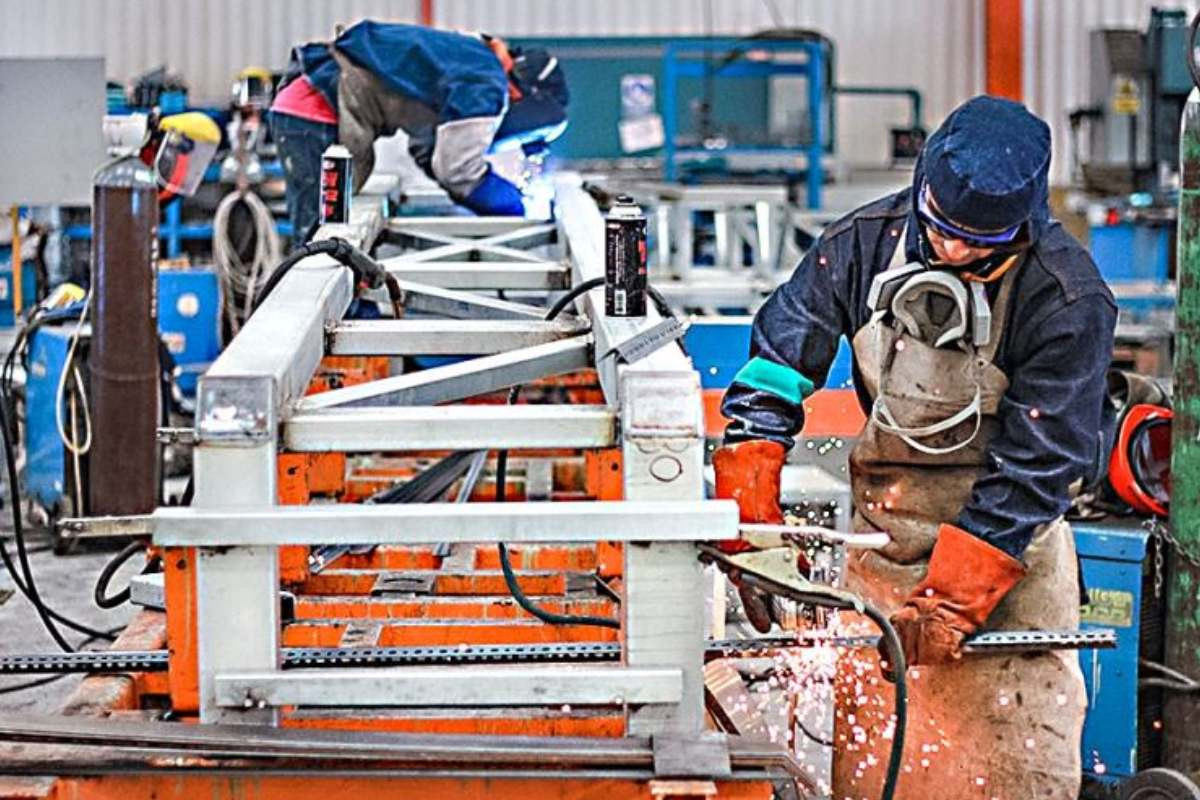 inei-poblacion-con-empleo-adecuado-crecio-99-en-el-2t26