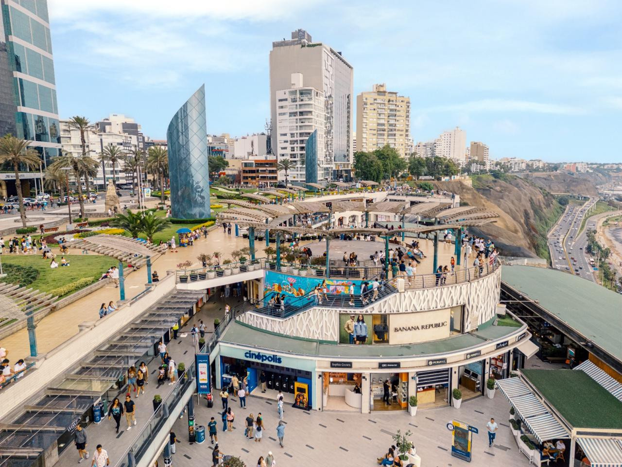 <p>Parque Arauco aumenta 17.9% sus ingresos en este segundo trimestre y expande plan de inversiones a US$1.137 millones</p>