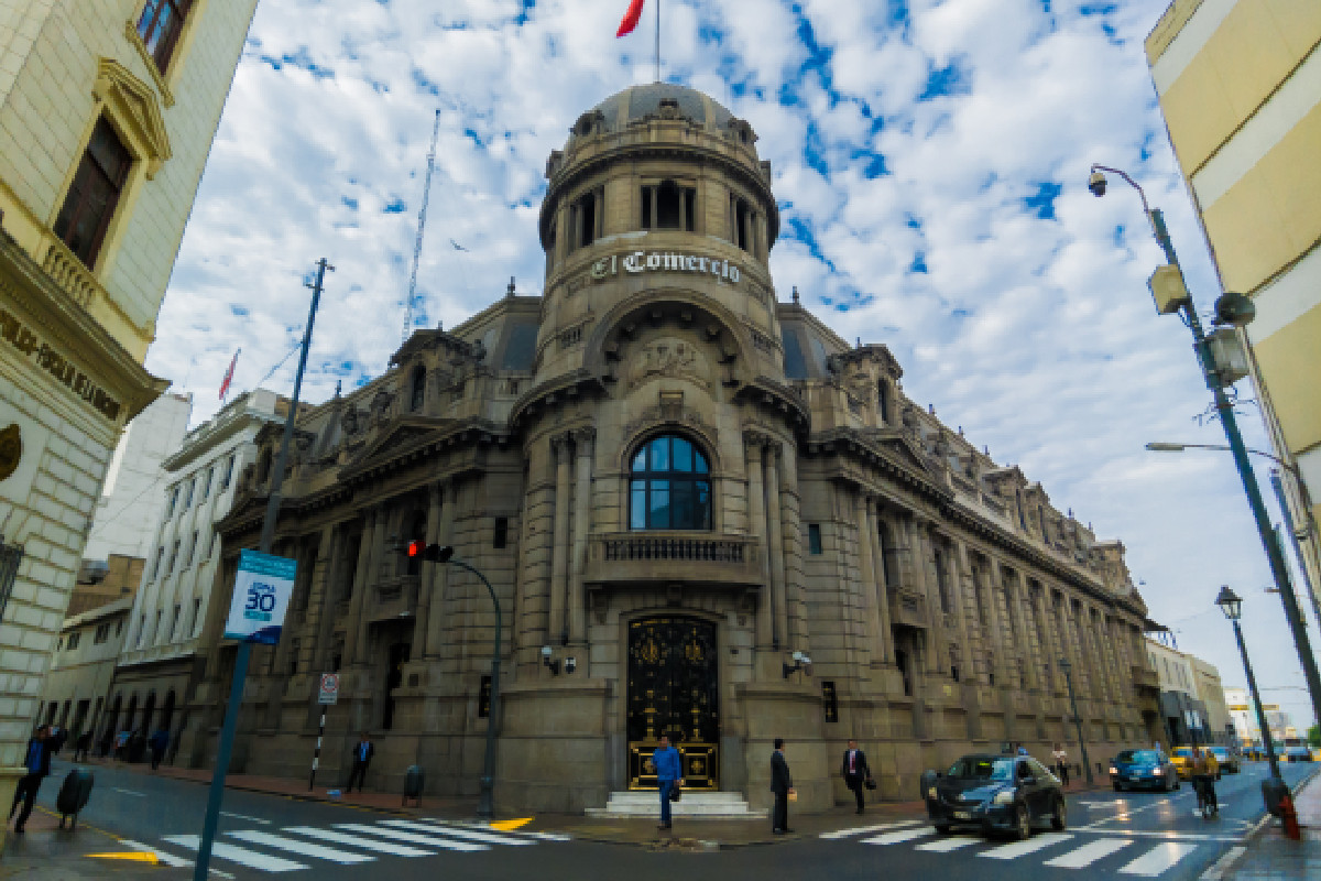 <p>Ingresos de El Comercio disminuyeron 5.3% durante el 2T26</p>