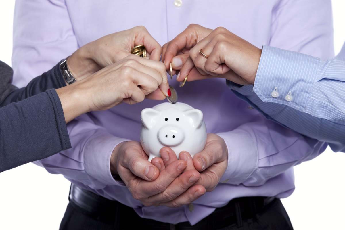 <p>Bienestar financiero: 53% de peruanos gasta más de lo que gana y solo 1% invierte en fondos mutuos</p>
