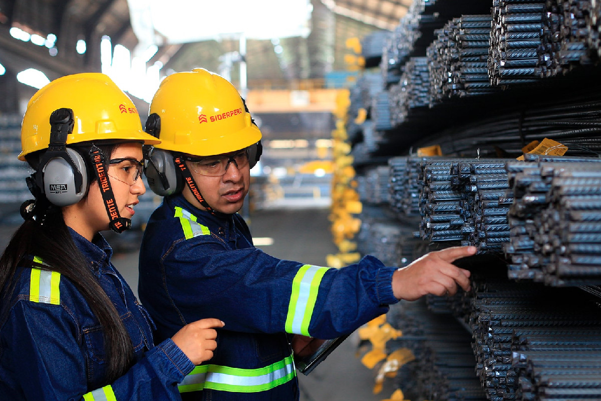 <p>Siderperú inició proceso de cese colectivo para el 13% de sus trabajadores y reorganizará sus operaciones</p>