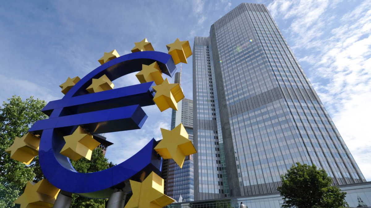 <p>Europa vuelve a subir las tasas en medio de crisis en Estrecho de Ormuz y con el petróleo sobre los US$100</p>