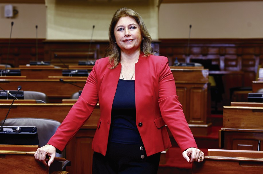 Roxana Rocha, vocera de Renovación Popular: “Nos causan un poco de ruido [algunas de las facultades]”