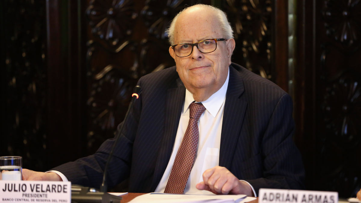 <p>Julio Velarde fue ratificado por el Senado para un quinto periodo al frente del BCR</p>