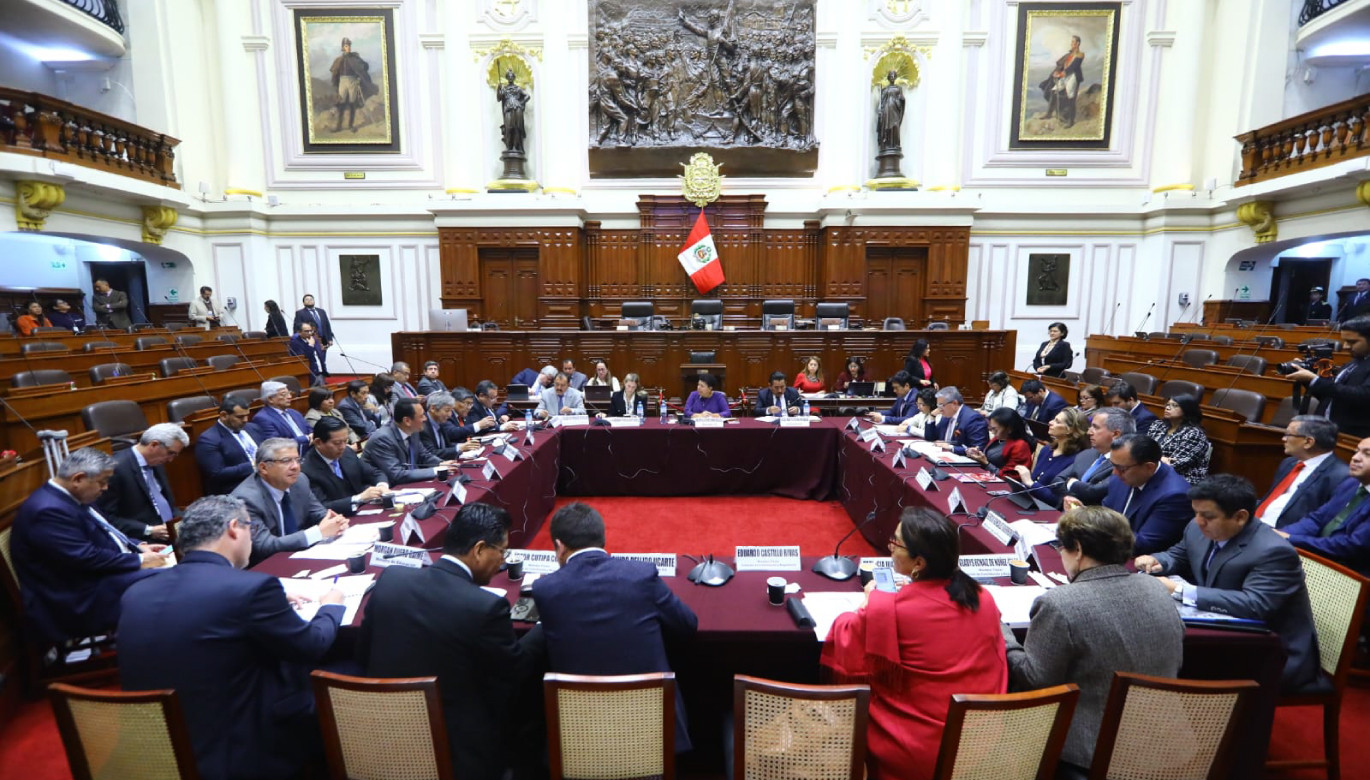 <p>Facultades legislativas: Comisión de Constitución recomendó rechazar pedido del Ejecutivo</p>