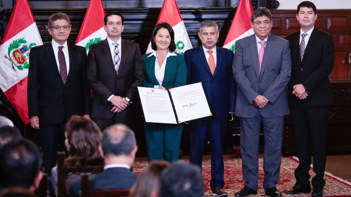<p>Sueldo mínimo: gobierno dispuso alza a S/1,230 a partir de octubre y alcanzará S/1,300 en 2027</p>