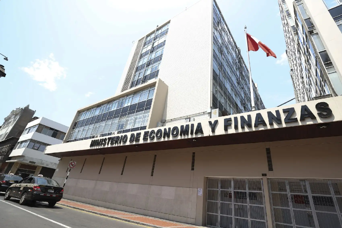 Déficit fiscal cayó a 0.9% del PBI en septiembre, según cifras preliminares de BCR