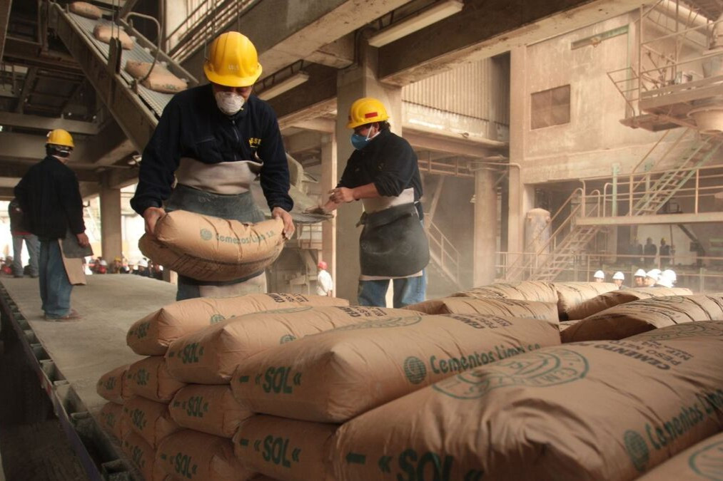 <p>Acciones cementeras ganan impulso en la bolsa, impulsadas por el sector construcción</p>