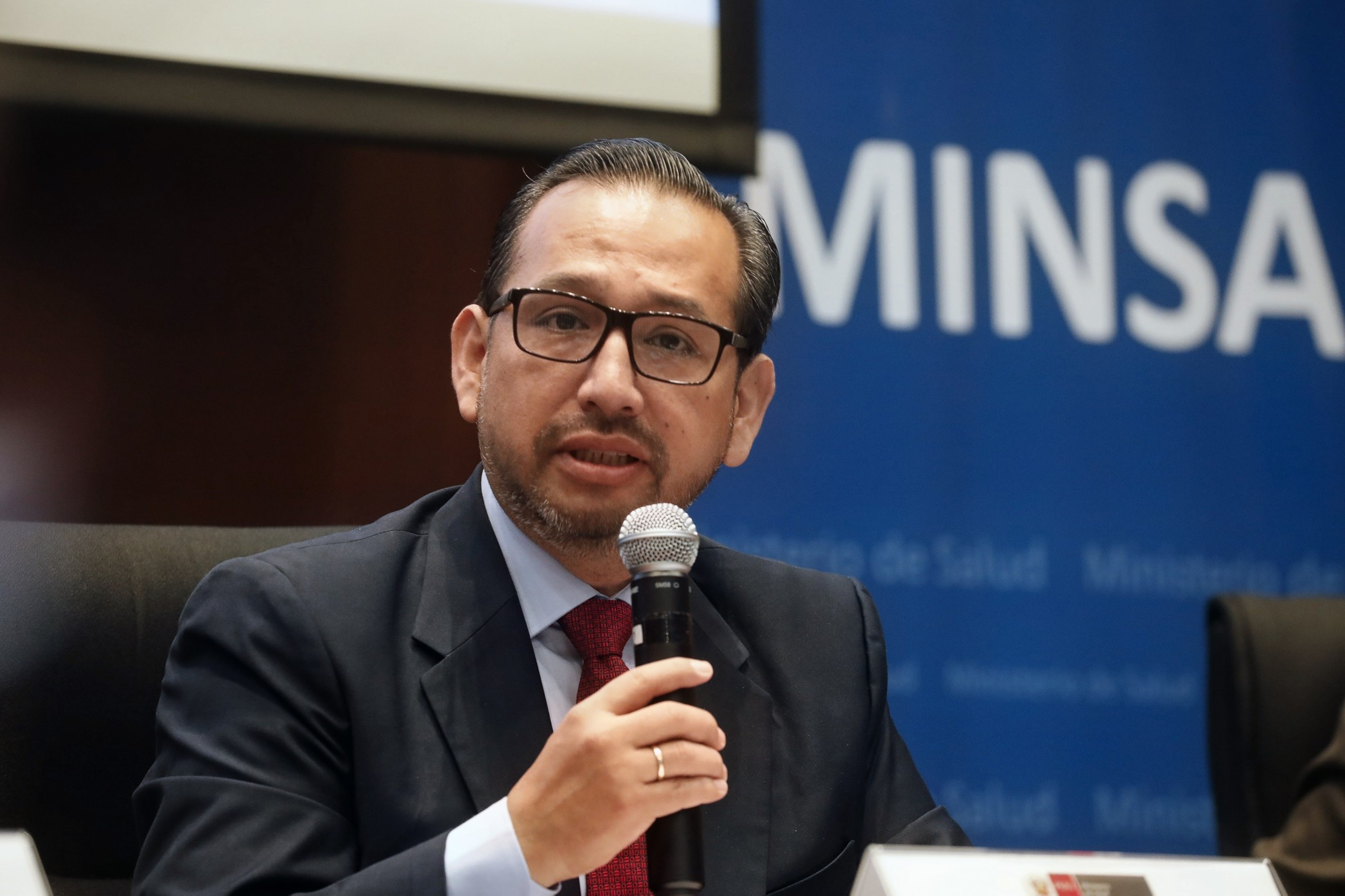 <p>Luis Dyer, ministro de Salud: “El crédito suplementario nos está cubriendo solo para llegar a fin de año”</p>