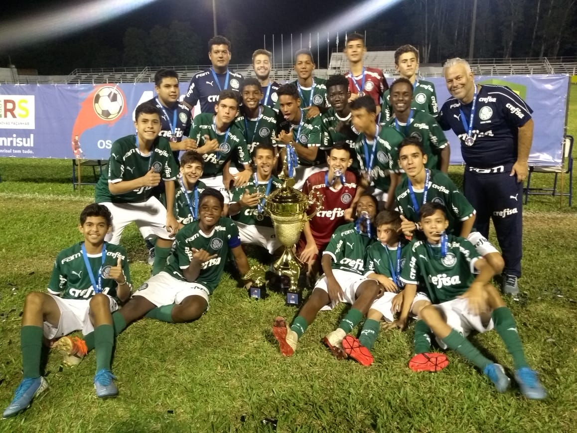 Com hat-trick na final, Sub-14 do Verdão bate Grêmio e fatura pentacampeonato do EFIPAN