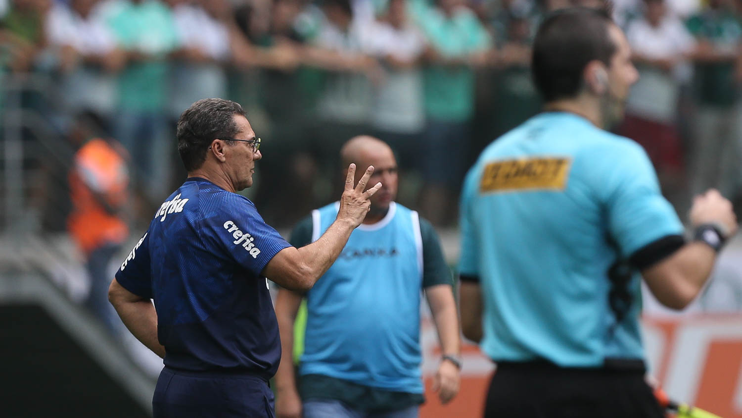 Luxa vira primeira partida após volta ao Palmeiras e mostra força na ausência de Dudu
