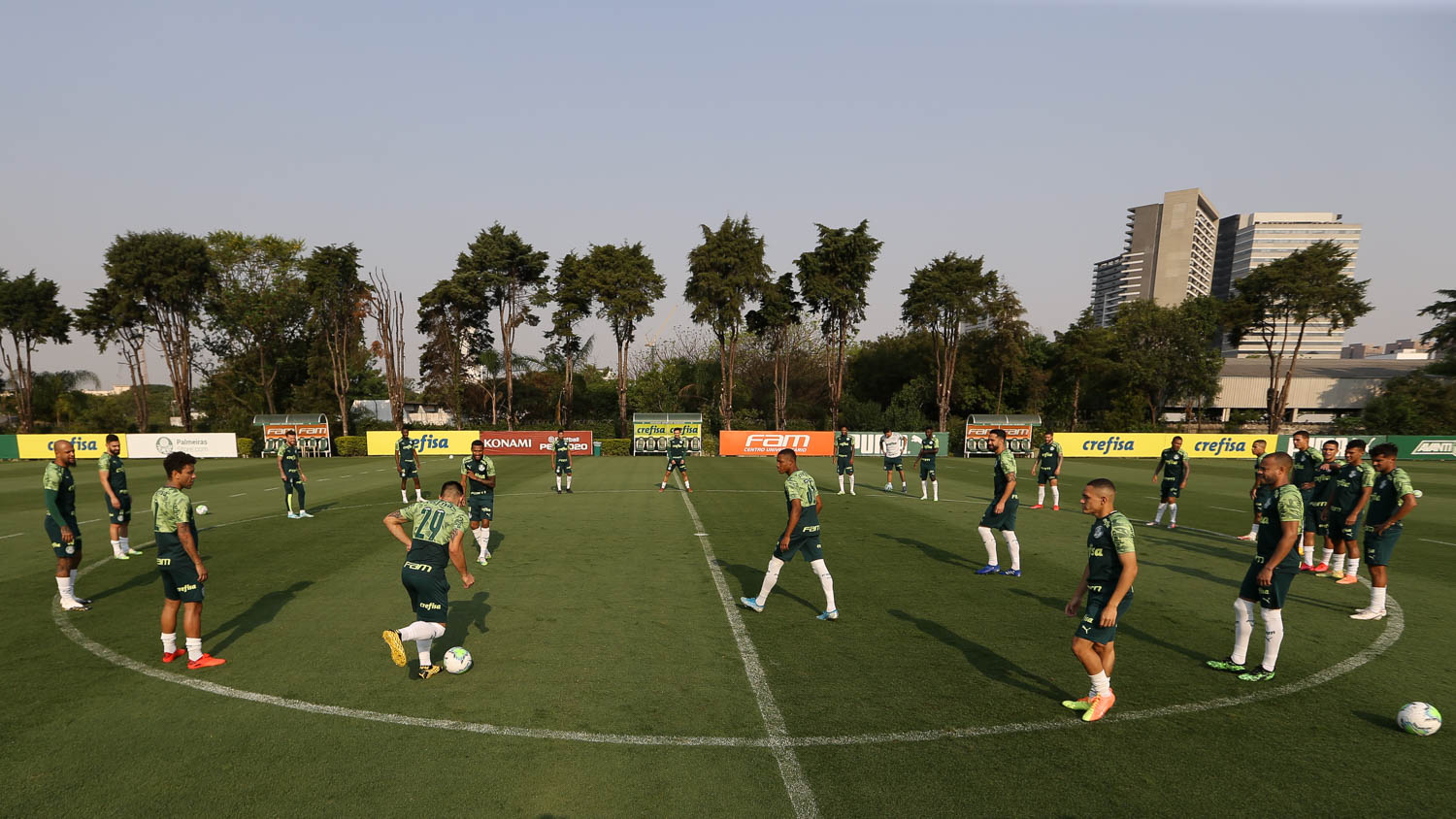 Palmeiras encerra preparação e embarca para o Rio de Janeiro