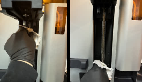 再次擦拭 Z 軸螺桿