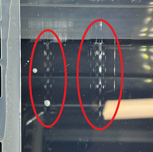 複合式成型槽刷具在樹脂槽上留下的條紋