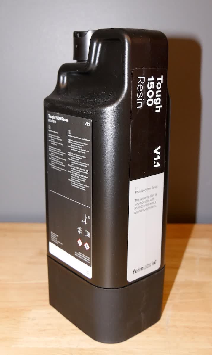 Form 4 樹脂匣本體與裙部