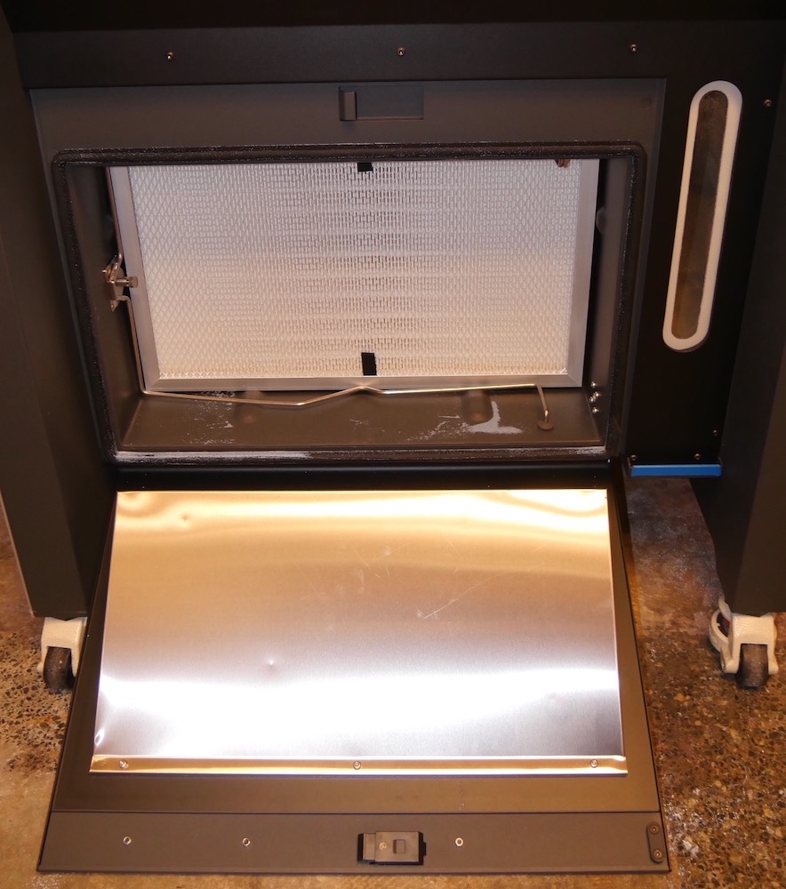打開 Fuse Blast HEPA 過濾器門
