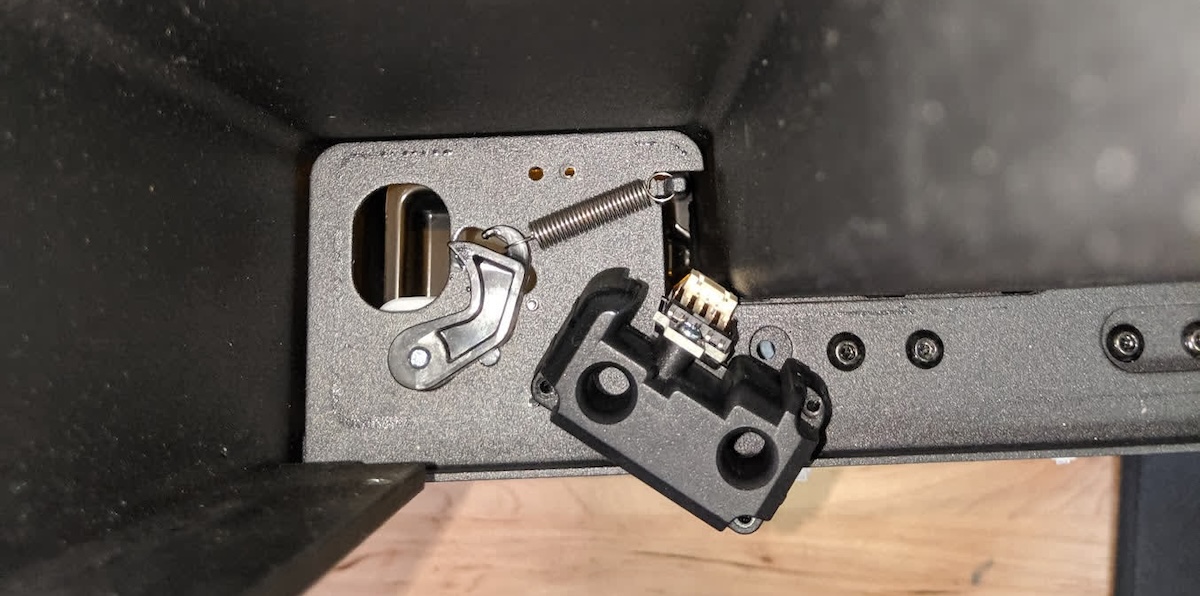 Replacing the Form 3 cartridge dispense spring