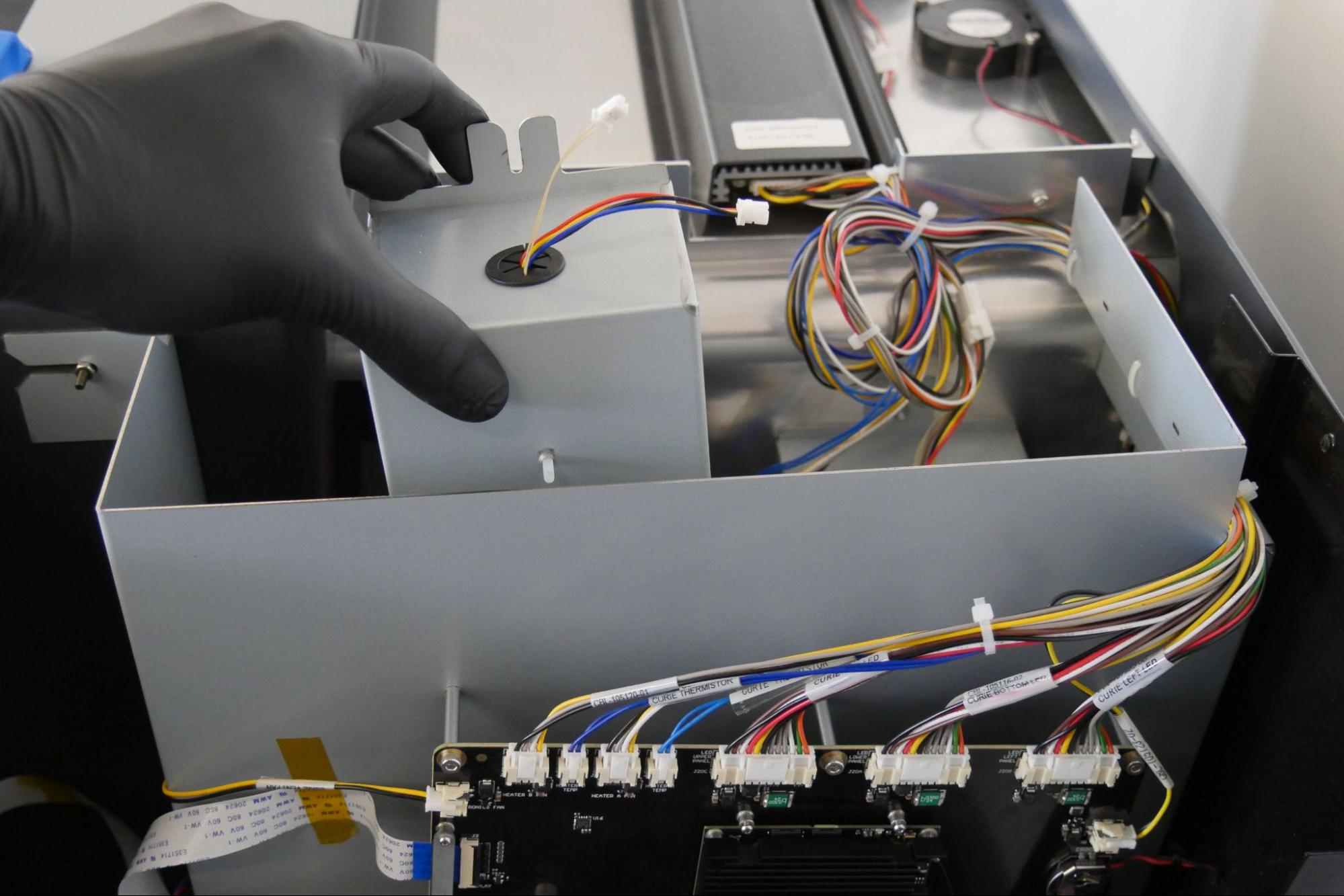 Replacing the Form Cure L V1 heater modules