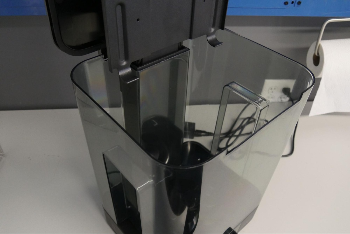 Replacing the Form Wash (2nd Generation) inner lid assembly