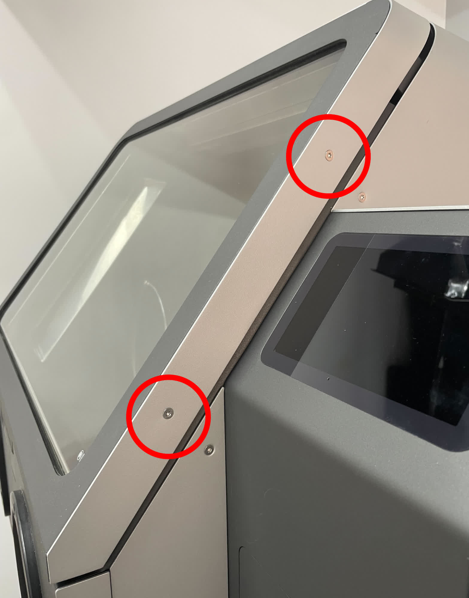 Replacing the Fuse Blast door window
