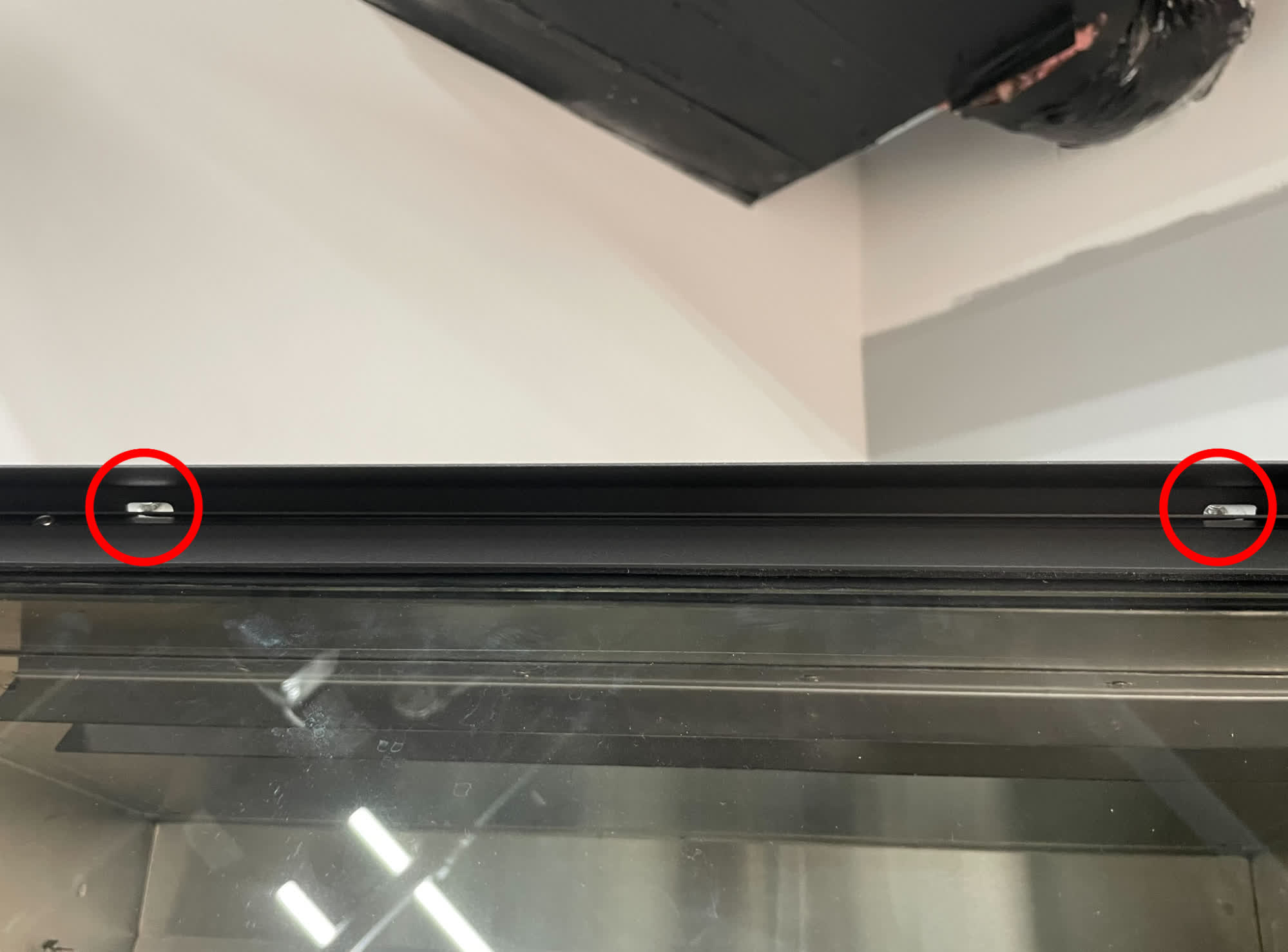 Replacing the Fuse Blast door window