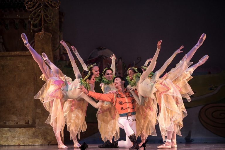 Oakland Ballet's 'Nutcracker' a sumptuous affair Datebook
