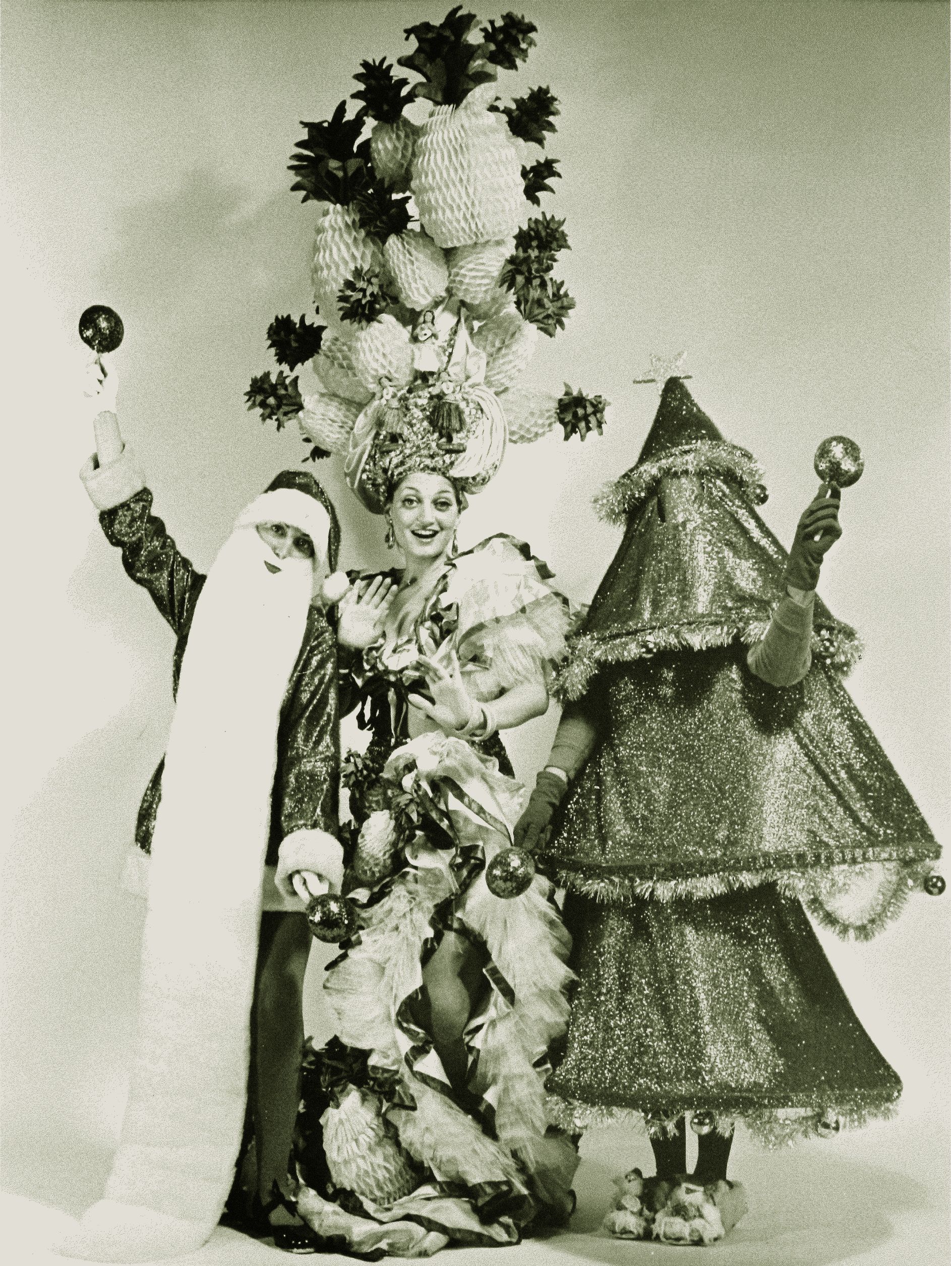 Timeline 'Beach Blanket Babylon' from street theater to Queen Elizabeth to the Oscars Datebook