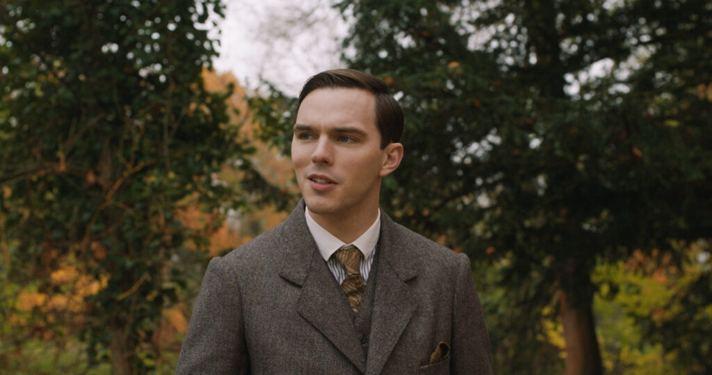 Films Et Séries Tv Avec Nicholas Hoult Nicholas Hoult plays animated squire in one Hulu show, unhinged czar in