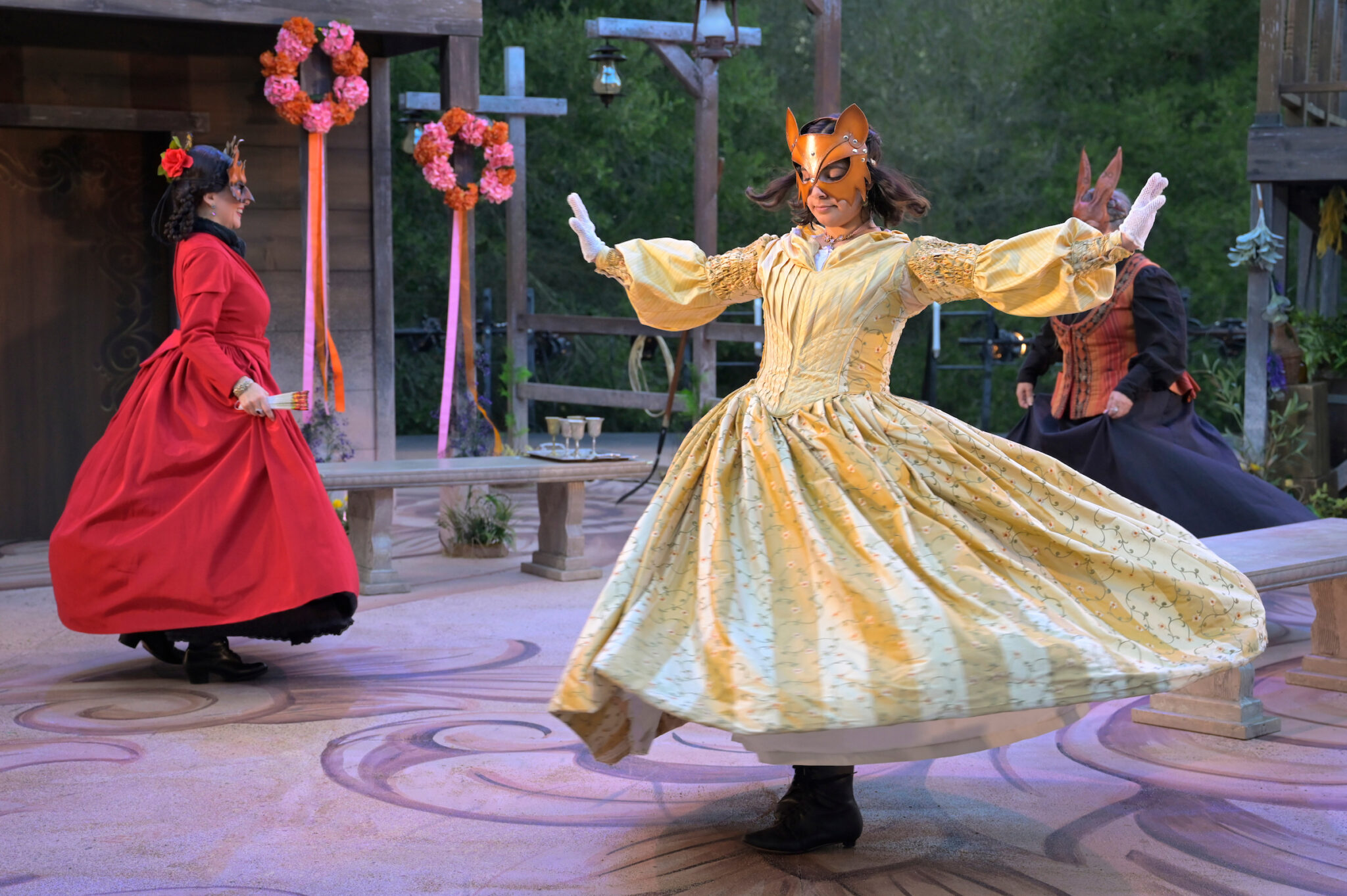 Review Cal Shakes' bilingual 'Romeo y Juliet' reveals new discoveries